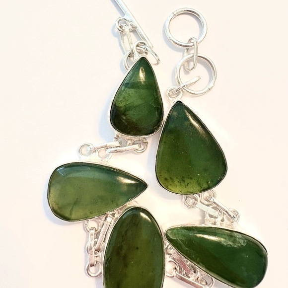 Gorgeous, 5 stone, 925  marked, Nephrite Jade bracelet size 7 1/2, 8 1/2 - Picture 4 of 5
